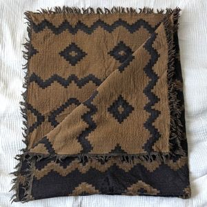 Aritzia Wilfred Diamond Mosaic Blanket Scarf